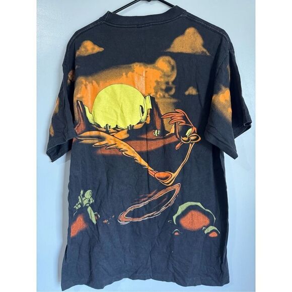 90s Vintage 1995 Wylie Cayote All Over Print Looney Tunes T-Shirt sz L Retro - Picture 3 of 8